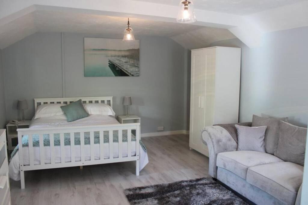 The Little Acorn Apartment Lydney Exterior photo